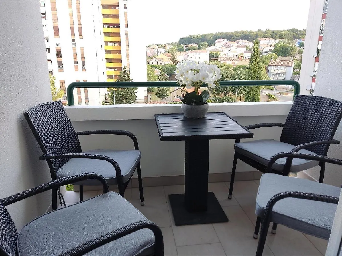 Apartman Pepi Pula 0*,  Croatia