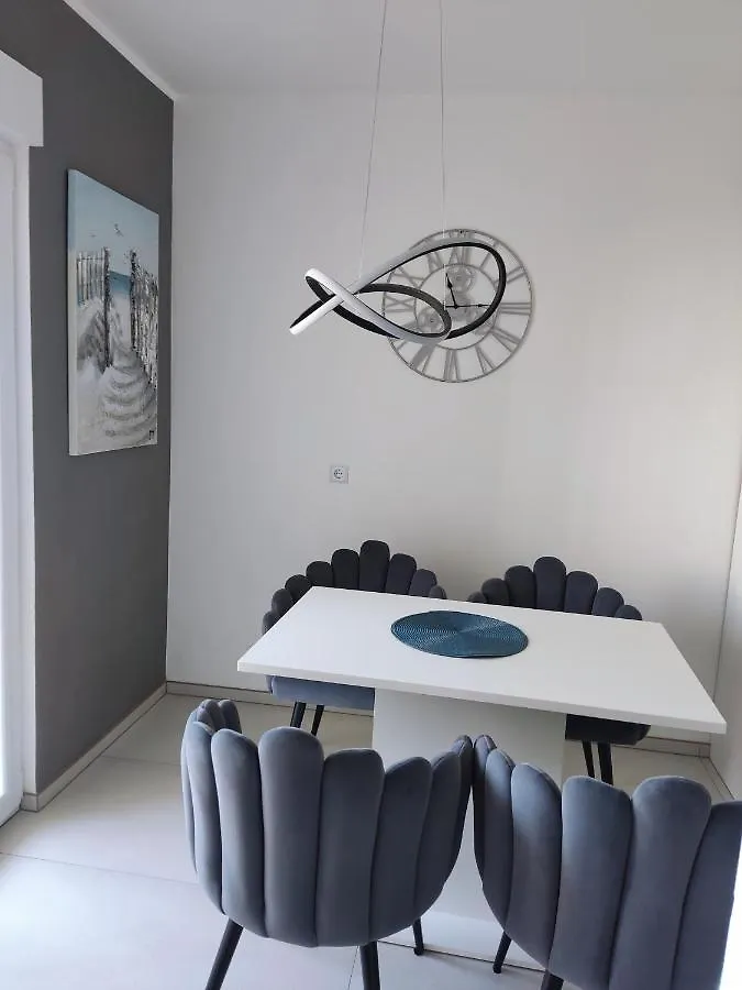 Apartman Pepi Pula 0*,  Croatia